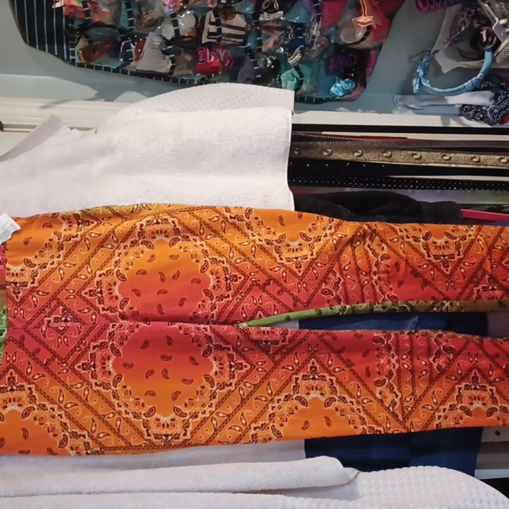New bandana print leggings